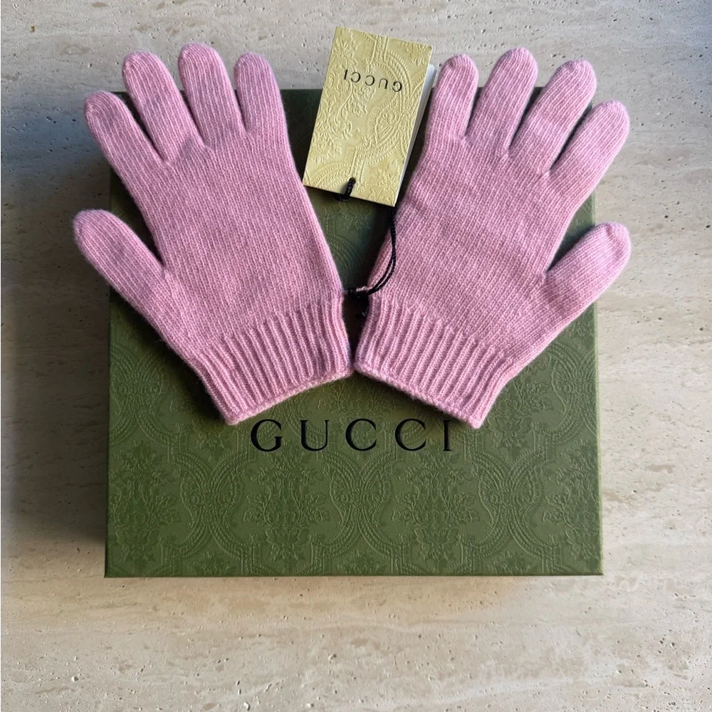 NWT GUCCI Kids Pink Wool GG Logo Gloves 💝🧤